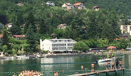 Apartment with Lake View