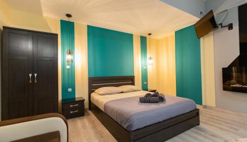 Studio Apartment