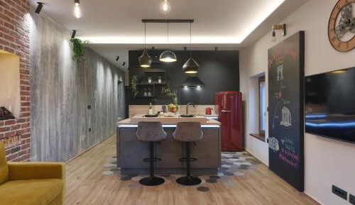 One-Bedroom Apartment