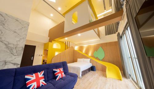 Family Room with Terrace (No Garage) 