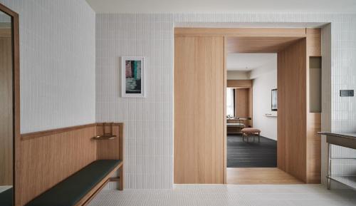 Premium King Room with City View