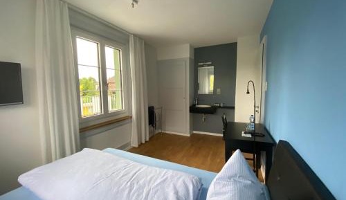 Single Room with Shared Bathroom