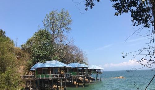 Bungalow - Water Front 