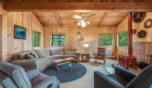 Four bedroom holiday home 