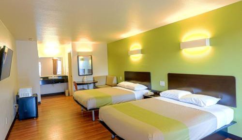 Queen Room with Two Queen Beds - Non-Smoking