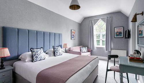 Family Manor Room