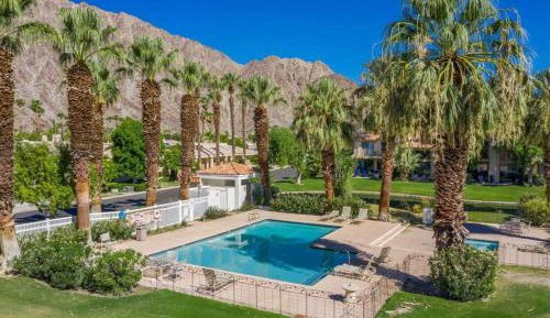 Triple Room with Mountain View