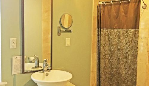 Apartment with Garden View