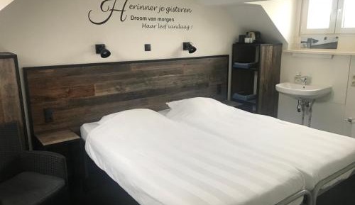 Twin Room with Private Bathroom