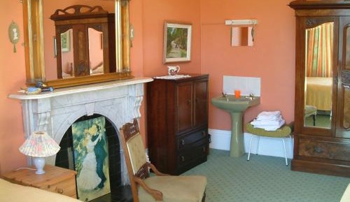 Quadruple Room with Private Bathroom