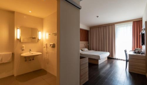 Superior King Room - Disability Access