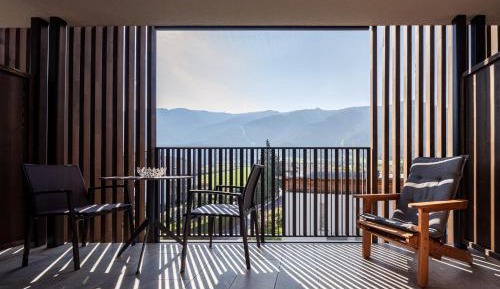 Premium Apartment with Balcony and Mountain View