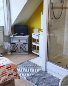 Double Room with Shared Toilet