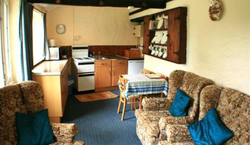 Two-Bedroom Cottage with Garden View
