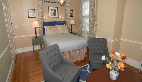 Deluxe King Room