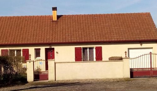 Deluxe Room (2 Adults + 1 Child)