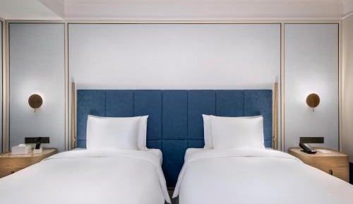 Deluxe Room with 2 single bed