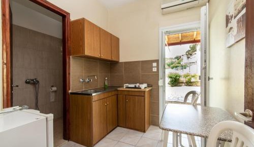 Studio (2 Adults)