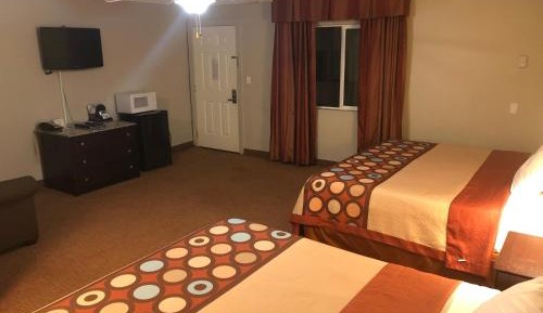 Deluxe Queen Suite with Two Queen Beds - Non-Smoking