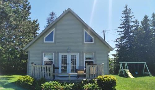 Superior Three-Bedroom Cottage 
