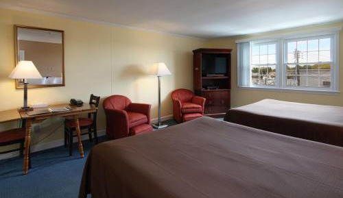 Deluxe Queen Room