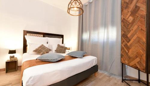 Apartment with Shower
