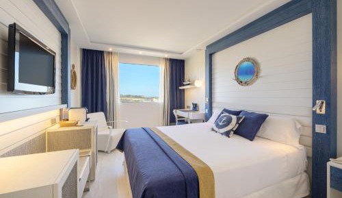 Deluxe Double or Twin Room with Sea View