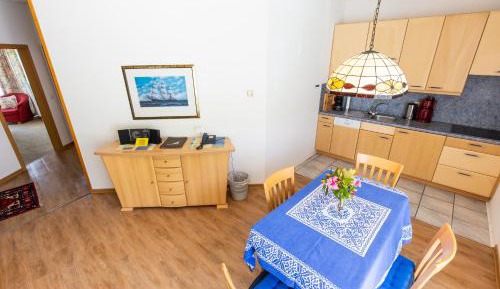 Apartment with Lake View