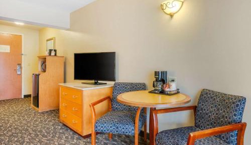 Queen Room with Two Queen Beds - Non-Smoking/First Floor