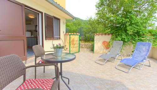 Studio Apartment with Sea View