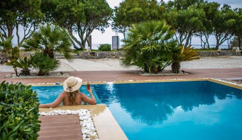 Villa - Beach Front