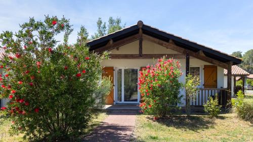 House (8 Person) 