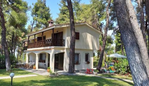 Villa with Garden View