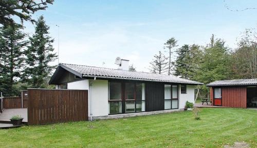 Three-Bedroom Holiday Home 