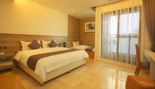 Deluxe Double Room (2 Adults + 1 Child)