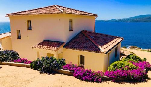 Studio Apartment with Sea View