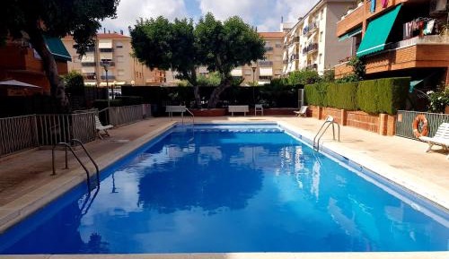 Apartment with Pool View 