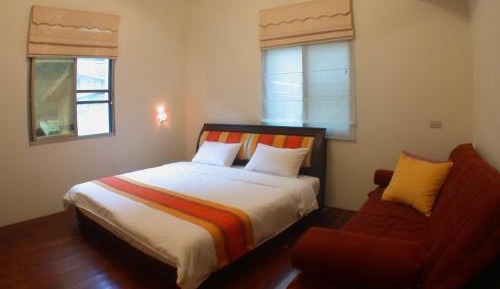 Queen Room with Shared Bathroom