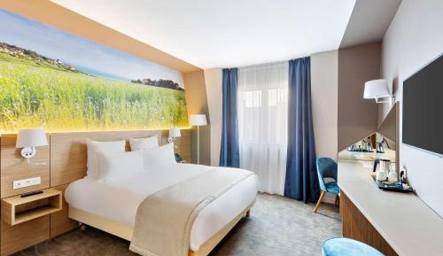 Standard Queen Room