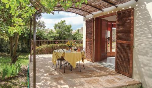One-Bedroom Holiday Home