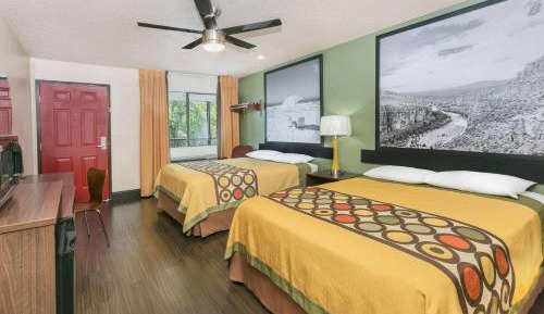 Queen Room with Two Queen Beds - Non-Smoking