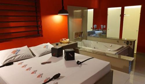 Suite with Hot Tub