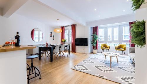 Deluxe Apartment
