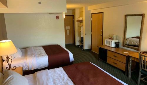 1 King Bed and 1 Queen Bed, Mobility Accessible Suite, Non-Smoking