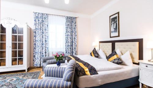 Suite with Lake View
