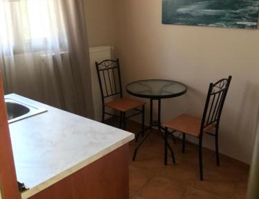 Studio (2 Adults + 2 Children)