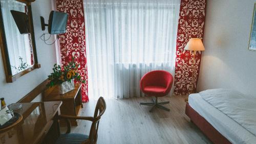 Single Room with Balcony and Park View