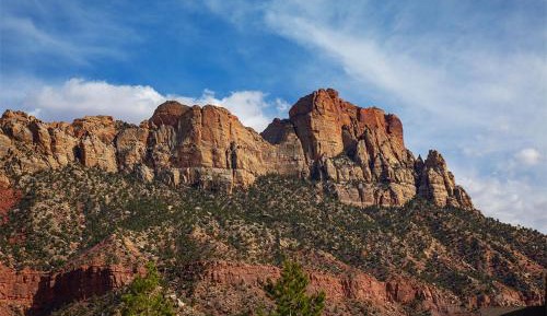 Apartment with Mountain View
