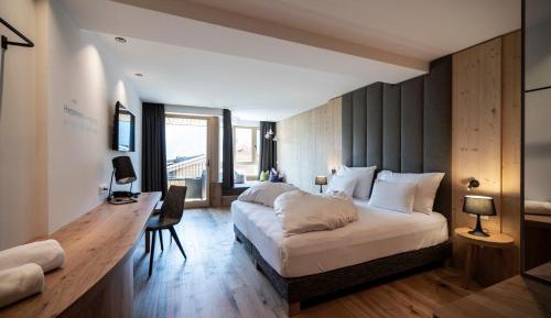 Junior Suite with Mountain View