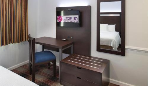 Deluxe One-Bedroom Suite